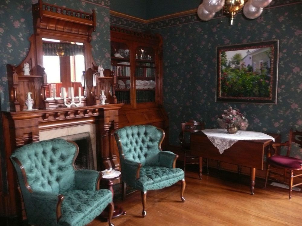 Squiers Manor B&B Maquoketa Interior photo